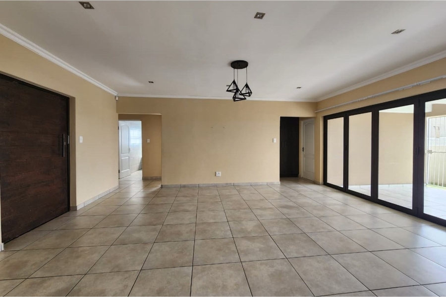 To Let 4 Bedroom Property for Rent in Fountains Estate Eastern Cape